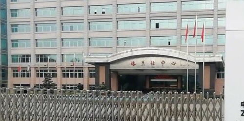 中山这个工厂曾经养活了一条街的生意,现在却冷冷清清了
